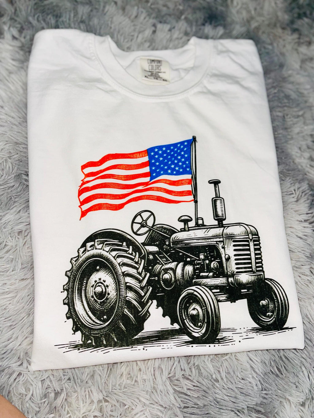 Tractor flag tee
