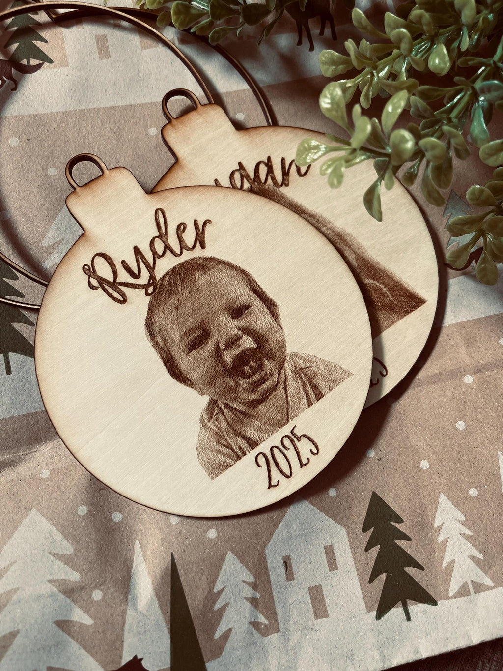 engraved picture ornaments for Christmas time Christmas gifts affordable Christmas gifts